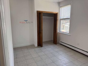 20-31-31 Steinway St in Queens, NY - Building Photo - Building Photo