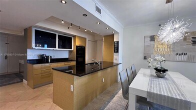 1830 S Ocean Dr, Unit 2204 in Hallandale Beach, FL - Building Photo - Building Photo