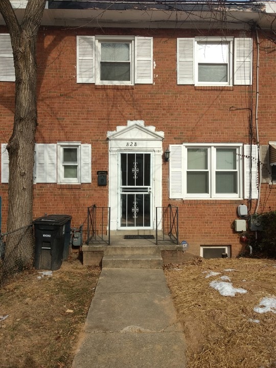 828 Maury Ave in Oxon Hill, MD - Building Photo
