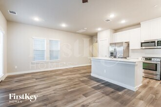 381 N Centro Cir in Shenandoah, TX - Building Photo - Building Photo