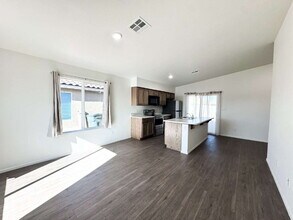 7862 E 46th Pl in Yuma, AZ - Building Photo - Building Photo