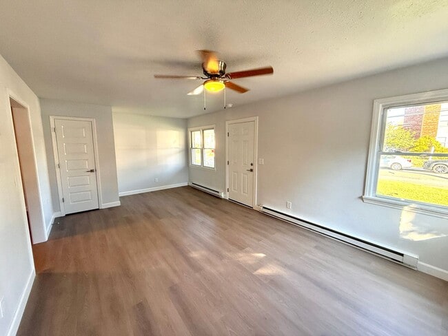 428 Roanoke St E in Blacksburg, VA - Building Photo - Building Photo