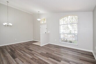 12912 Lake Vista Dr in Gibsonton, FL - Building Photo - Building Photo