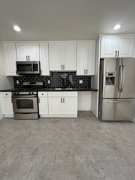 12921 Norris Ave in Sylmar, CA - Building Photo