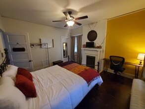 2909 Montrose Ave, Unit 2909A in Richmond, VA - Building Photo - Building Photo