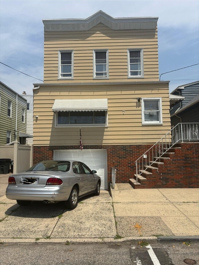 property at 7 Mechanic St
