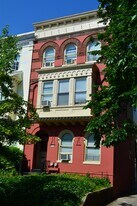 433 2nd St SE, Unit 2 in Washington, DC - Building Photo