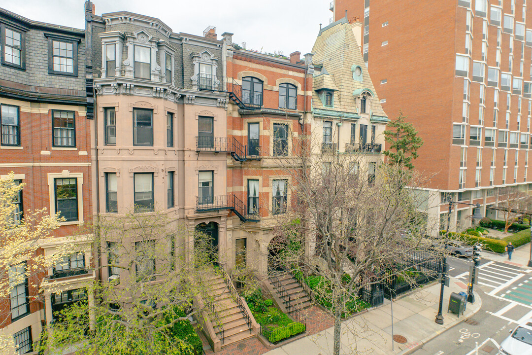 336 Beacon St in Boston, MA - Foto de edificio