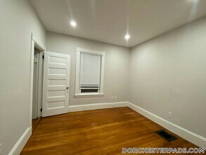 71 Saxton St in Boston, MA - Building Photo - Building Photo