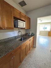 1121 NW 34th Ave in Miami, FL - Building Photo - Building Photo
