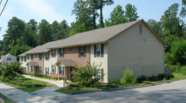 301-305 Hinsdale Ave in Fayetteville, NC - Building Photo - Building Photo