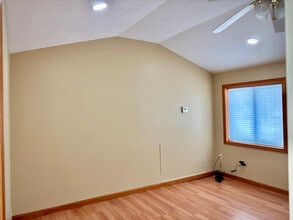 244 E Broadway in Gardner, MA - Foto de edificio - Building Photo