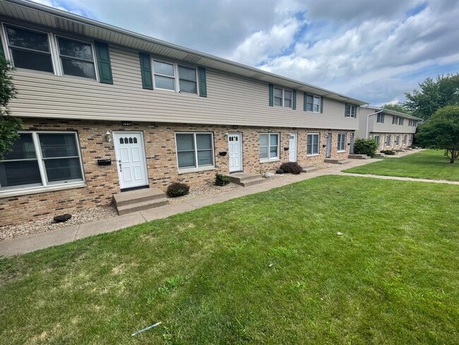 property at 1642 W George Washington Blvd