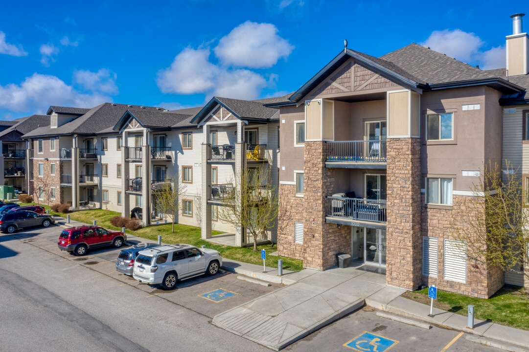 Bridlecrest Pointe in Calgary, AB - Building Photo