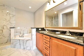 7702 Lake Vista Ct in Lakewood Ranch, FL - Building Photo - Building Photo