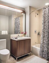 77 W Wacker Dr, Unit 2110 in Chicago, IL - Foto de edificio - Building Photo