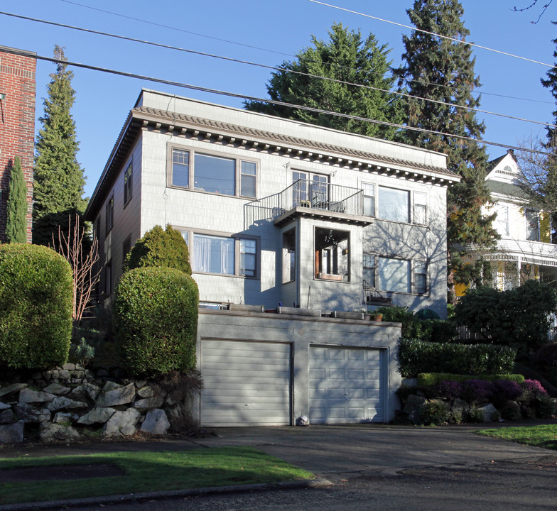 2626 Franklin Ave E in Seattle, WA - Building Photo