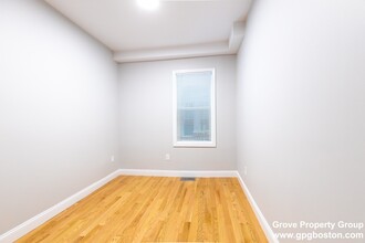 466 E 7th St, Unit 2 in Boston, MA - Building Photo - Building Photo