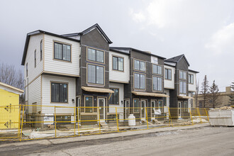 1840 17 Av NW in Calgary, AB - Building Photo - Building Photo