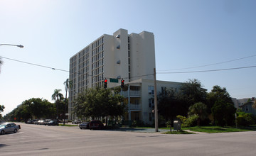 Viridian Apartments- 62+ Senior Community in St. Petersburg, FL - Building Photo - Building Photo