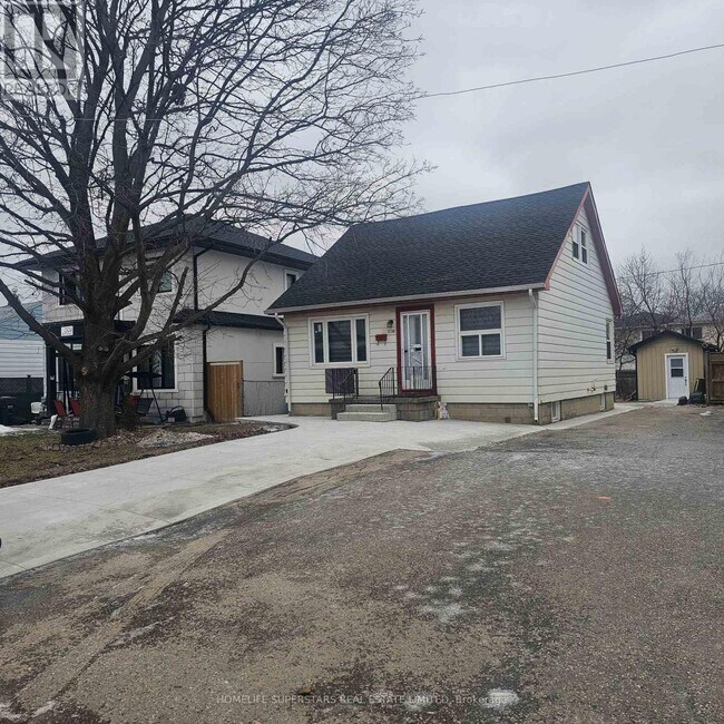 3130 Merritt Ave in Mississauga, ON - Building Photo - Building Photo