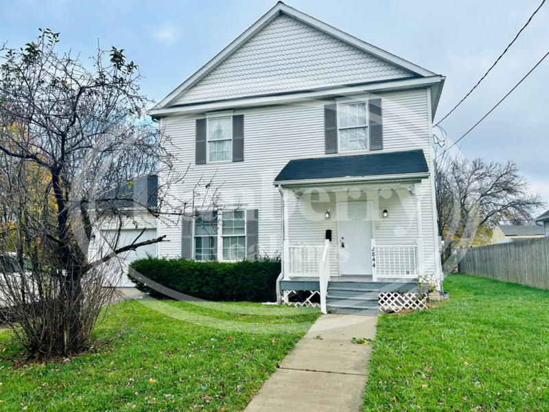 2844 Lawrence Ave in Toledo, OH - Foto de edificio