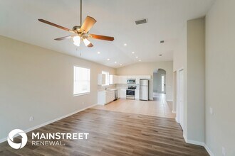 521 Painted Leaf Dr in Brooksville, FL - Building Photo - Building Photo