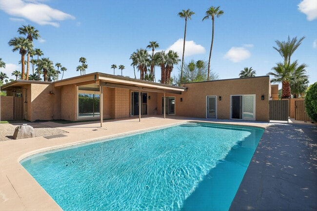 985 N Tuxedo Cir in Palm Springs, CA - Building Photo - Building Photo