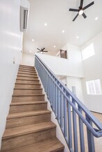 9686 Railroad St in Elk Grove, CA - Foto de edificio - Building Photo
