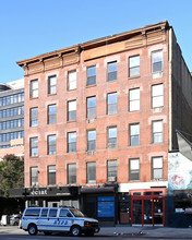 205 Tenth Ave in New York, NY - Building Photo - Building Photo