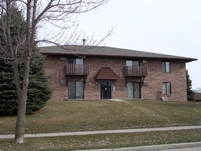 Fairfax Apartments in Appleton, WI - Building Photo - Building Photo