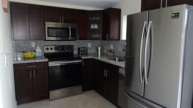 226 NE 25th Ave in Pompano Beach, FL - Building Photo - Building Photo