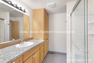 9803 SW 49th Ave in Portland, OR - Building Photo - Building Photo