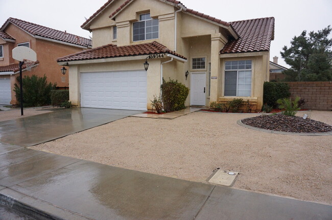 39744 Milan Dr in Palmdale, CA - Building Photo - Building Photo