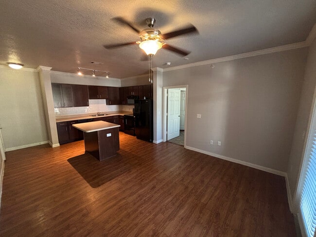 1811 Medical Pkwy in San Marcos, TX - Foto de edificio - Building Photo