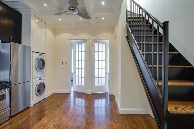 15 W 103rd St in New York, NY - Building Photo - Building Photo