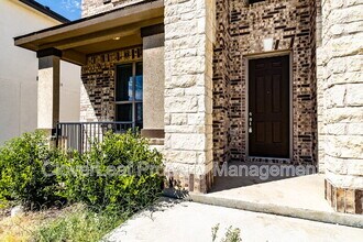 308 Rustic Springs in Universal City, TX - Foto de edificio - Building Photo