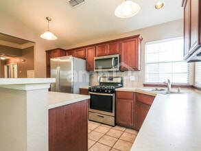 1606 W Vicksburg Pl in Broken Arrow, OK - Foto de edificio - Building Photo