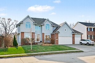 17001 Y St in Omaha, NE - Building Photo