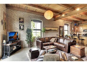 127 5th St NE in Minneapolis, MN - Building Photo - Building Photo