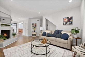 810 America Way in Del Mar, CA - Building Photo - Building Photo