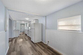 2000 43rd St S in St. Petersburg, FL - Building Photo - Building Photo