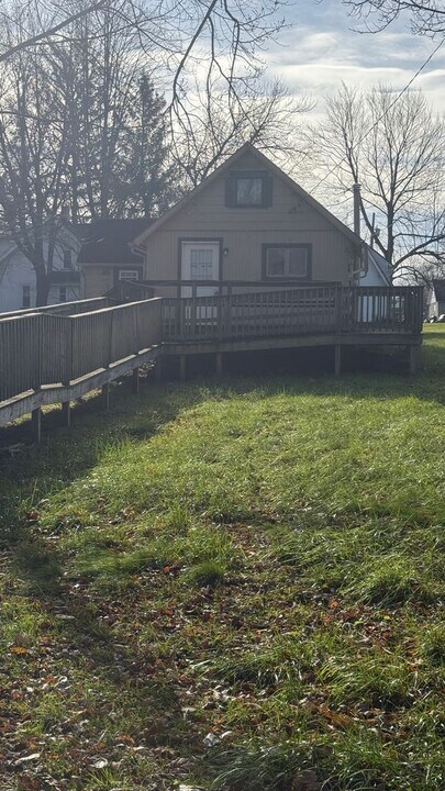 1605 Kerr St in New Castle, PA - Building Photo