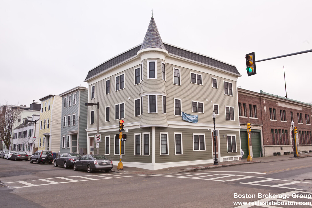 195 W 3rd St in Boston, MA - Foto de edificio