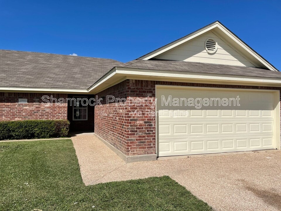 10145 Orchid Ln in Waco, TX - Building Photo
