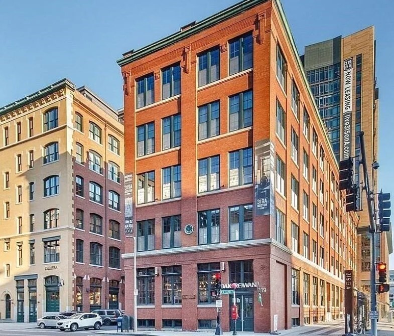 319 A St in Boston, MA - Building Photo