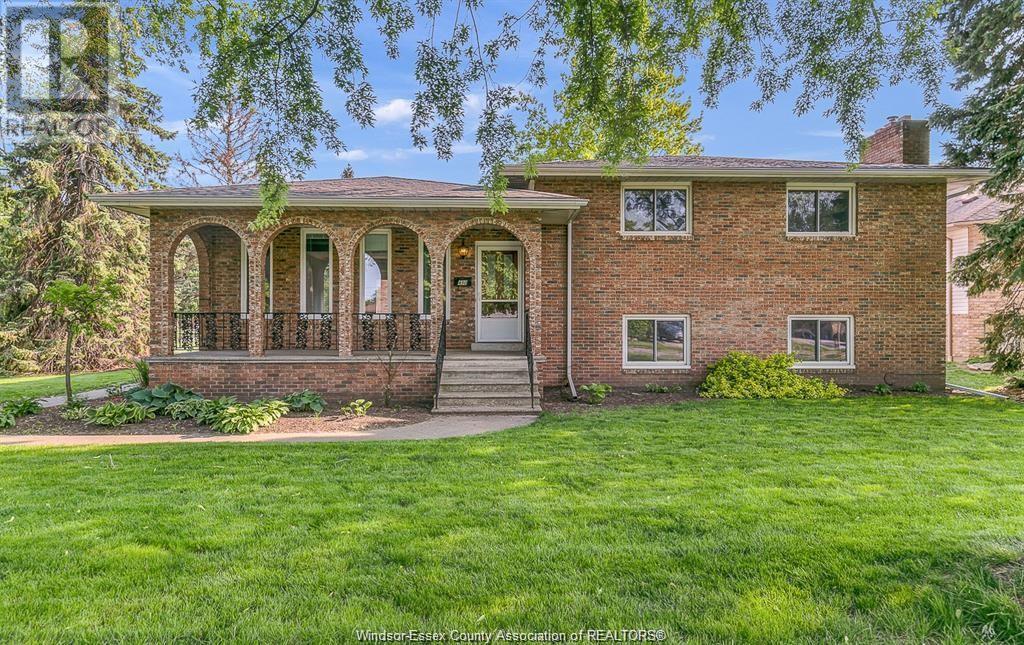 490 KENWOOD in Windsor, ON - Building Photo