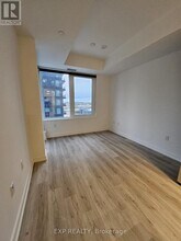 395 Square One Dr in Mississauga, ON - Building Photo - Building Photo