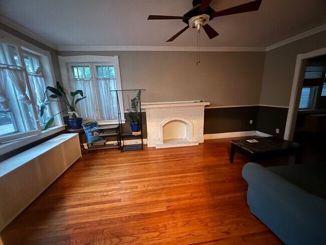 2427 W Warner Ave in Chicago, IL - Building Photo - Building Photo