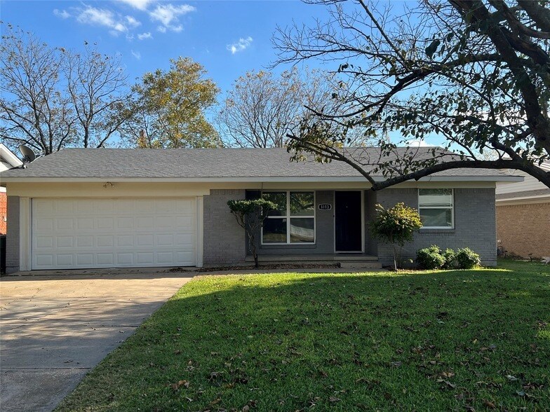 1113 S Idlewild Dr in Sherman, TX - Foto de edificio